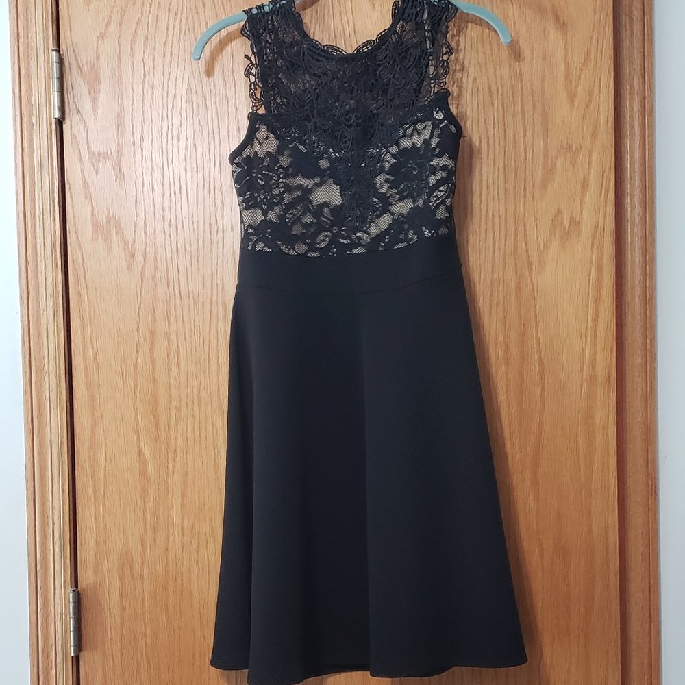 MAURICES LACE DRESS (LARGE)